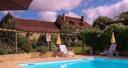 TrĂšs beau gĂźtes 4 personnes maximum en campagne Quercynoise