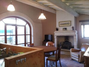 Dining - The Little DoMeynes ... Charming cottage ideal for 1 couple and it all year (Meynes)