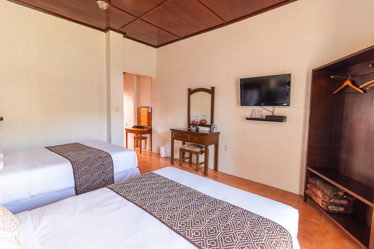 triple room | blackout curtains, free wifi, bed sheets