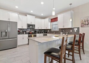 Fridge, microwave, oven, stovetop - Bethel Resort, in ChampionsGate Resort  best resort in Orlando 20 mins to Disney (Davenport)