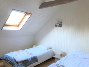 3 bedrooms, iron/ironing board, free WiFi, bed sheets - Gite G, Benodet Cottage (Clohars-Fouesnant)