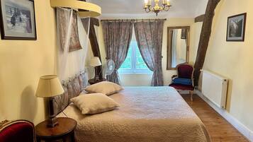 2 slaapkamers, een strijkplank/strijkijzer, gratis wifi, beddengoed