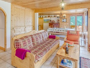 Living area - Champagny-en-Vanoise: Apt 5 rooms 9 pers, Terrace, Sheets & Cleaning Incl, Pets Allowed, WiFi (Champagny-en-Vanoise)
