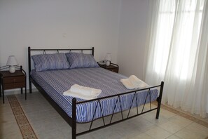 2 bedrooms, iron/ironing board, WiFi, bed sheets - Bellevue Villa by JJ Hospitality- (Arnados)