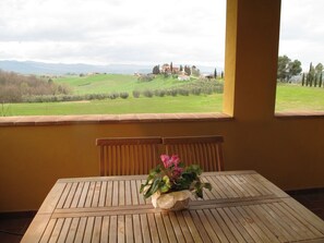Outdoor dining - Villa with pool in Tuscany, close to San Gimignano and Volterra  (Villamagna)