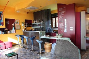 Bar (in der Unterkunft)