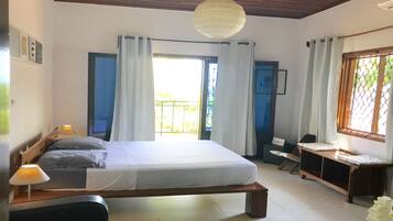 3 chambres, coffres-forts dans les chambres, fer et planche Ă repasser