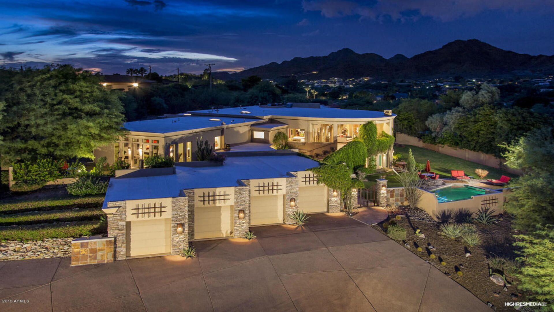 Mansion in the hills of Paradise Valley 5 Bed 6 Bath retreat sanctuary.MUST SEE!