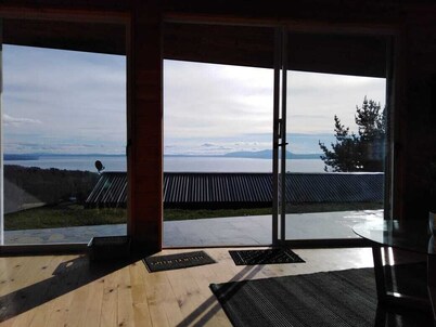 Lovely Cabin with panoramic view of the lake