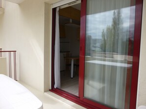 Terrace/patio - Apartment type studio south terrace pool view La Rochelle Les Minimes (La Rochelle)