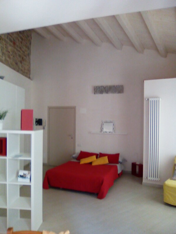 1 bedroom, iron/ironing board, travel cot, WiFi