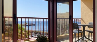 Maravillosas vistas. Primera linea de playa, WIFI y parking gratis 