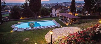 Spacious Villa Noble With All the Comfort, Located In A Peaceful Location Arezzo