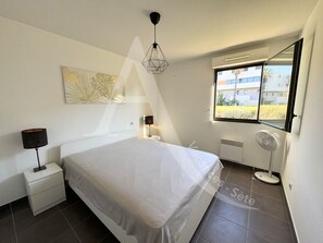 3 Schlafzimmer, Bügeleisen/Bügelbrett