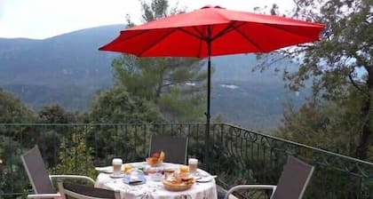 La Cigale Provence, Méounes,Provence verte, proche mer, calme, sans vis a vis