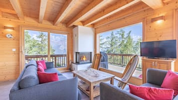 TV, peis og DVD-spiller