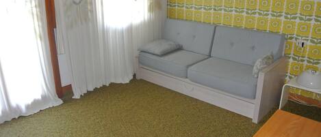 Télévision, table de tennis de table