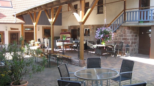 Vacation farm apartment with 2 rooms, kitchen with nice balcony, family-friendly