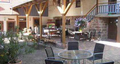 Vacation farm apartment with 2 rooms, kitchen with nice balcony, family-friendly