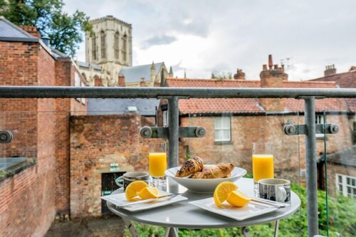 10 Stonegate Court - sleeps 4 guests  in 2 bedrooms