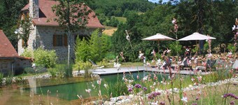 Quercy cottage, contemporary charm, great comfort, garden with natural swimming pool