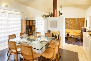 Dining - Luxury villa for 6 people with salt pool and in the middle of 14,000sqm  (Ostuni)