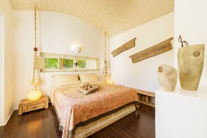 3 bedrooms, iron/ironing board, travel cot, WiFi - Luxury villa for 6 people with salt pool and in the middle of 14,000sqm  (Ostuni)