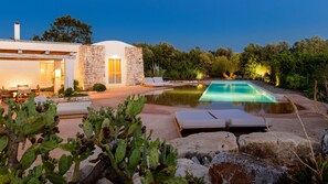 Outdoor pool - Luxury villa for 6 people with salt pool and in the middle of 14,000sqm  (Ostuni)