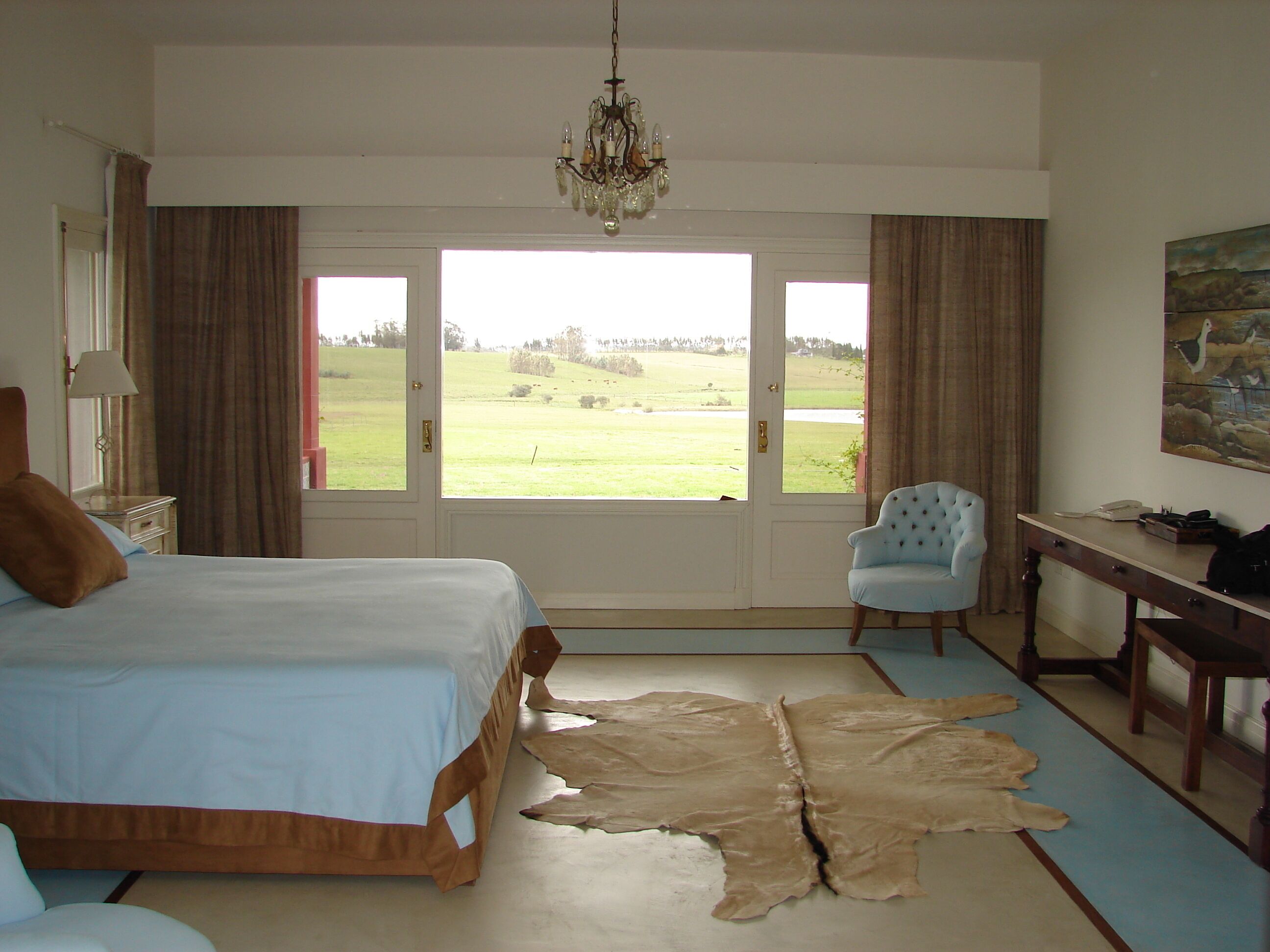 5 多间卧室、熨斗/熨衣板、上网接入、床单