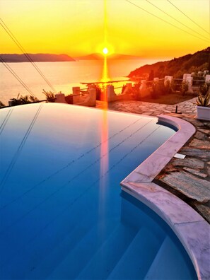 Piscina a l'aire lliure 