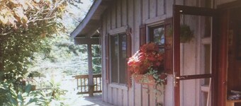 Grandfathered Inn,  Perfect stay for 1-5. Heart of Glenville & with LakeView.