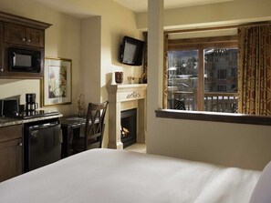 Room - Christmas at Sunrise Lodge, Ski In/Out Studio Unit, Available Dec 23 - 30, 2023 (Park City)