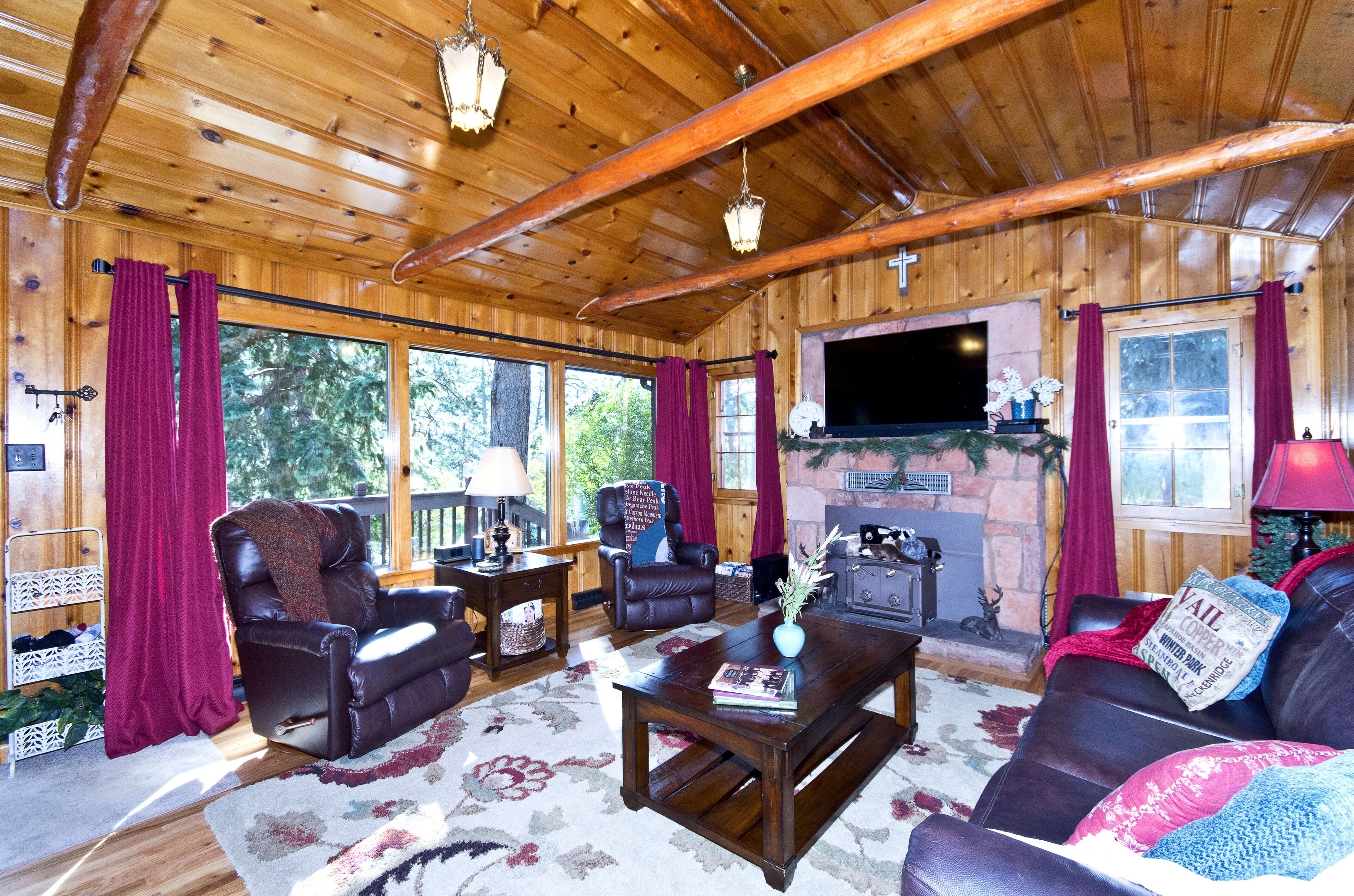 Smart TV, chimenea, Netflix y Hulu 