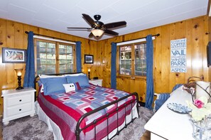 2 bedrooms, iron/ironing board, free WiFi, bed sheets - Rustic Historic Mountain Cabin by Pikes Peak.   (Cascade-Chipita Park)