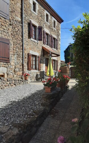 Seasonal rental in small quiet hamlet