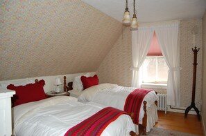 7 slaapkamers, een strijkplank/strijkijzer, reisbedje, gratis wifi