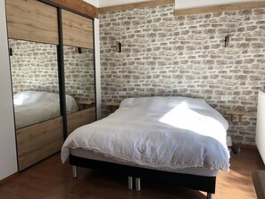 3 عدّ ة غرف نوم ومكواة/لوح كي وواي فاي مجانًا