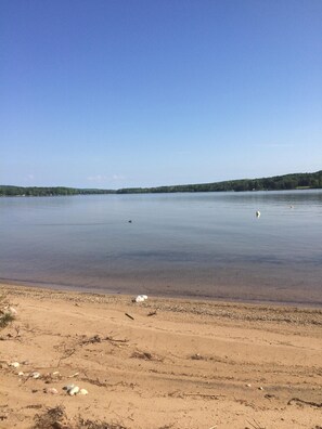 Beach nearby, sun-loungers - Beautiful Cabin on Beach Resort in Northern Michigan! (Bellaire)