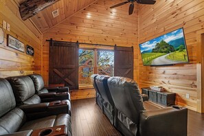 Fernseher, Kamin