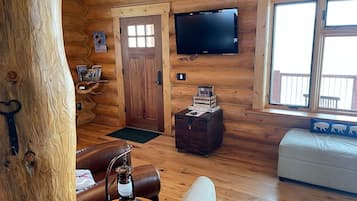 Smart-tv och eldstad
