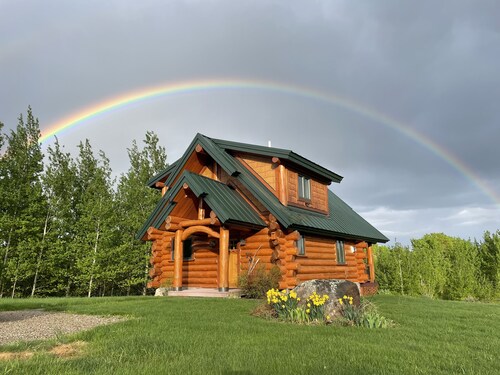 Kaunis, hyväpalkkainen ja yksinäinen vierasmökki vaativille matkustajille.