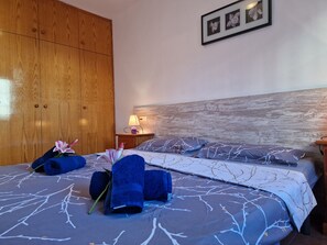 4 bedrooms, free WiFi, bed sheets