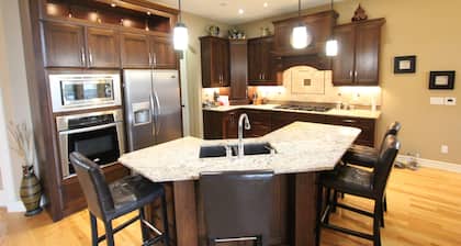 Sylvan Lake Executive Home, a 5 minutos a pie de la playa