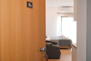 1 chambre, fer et planche à repasser, Wi-Fi, draps fournis