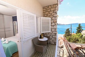 Property grounds - Apartment in Trogir with Seaview, Balcony, Air condition, WIFI (3459-1) (Trogir)