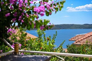 Property grounds - Apartment in Trogir with Seaview, Balcony, Air condition, WIFI (3459-1) (Trogir)