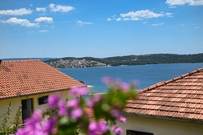 Exterior - Apartment in Trogir with Seaview, Balcony, Air condition, WIFI (3459-1) (Trogir)