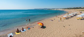 ΡΌΔΟ διαμέρισμα με θέα στη θάλασσα