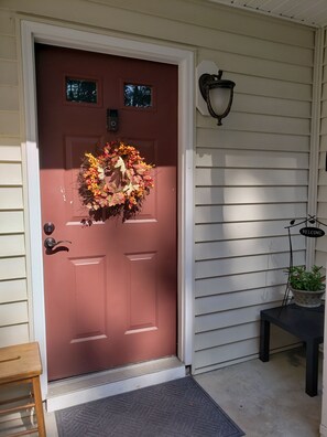 Exterior detail - Updated, 2 Bedroom Condo - Sleep 6 off of Price's Fork - 2 Night Minimum (Blacksburg)