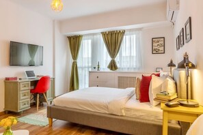 1 bedroom, desk, iron/ironing board, WiFi